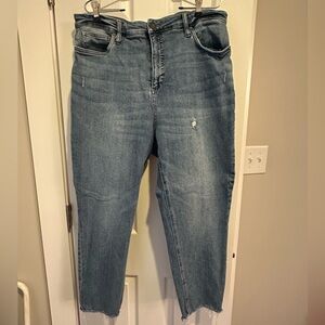 KUT jeans distressed size 18W like new.